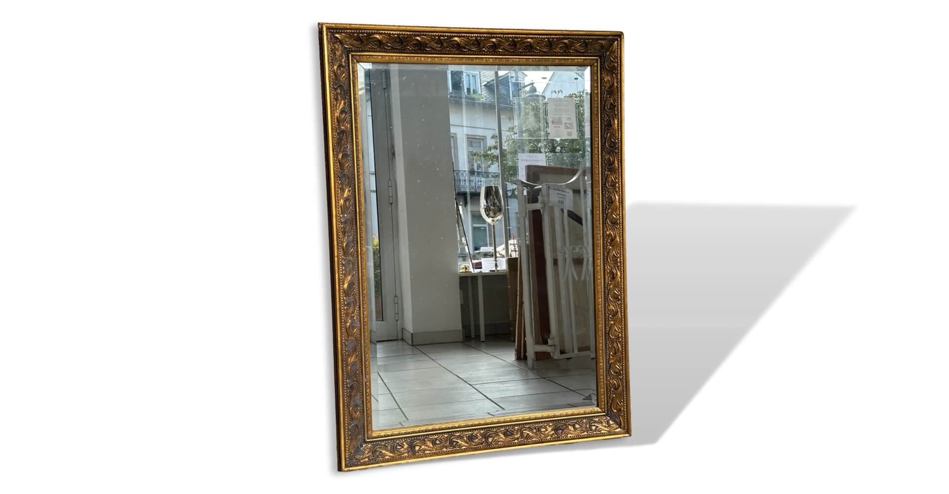 Wandspiegel, Goldfarbener Rahmen, Ornamentierter Rahmen, Rechteckig, Glas