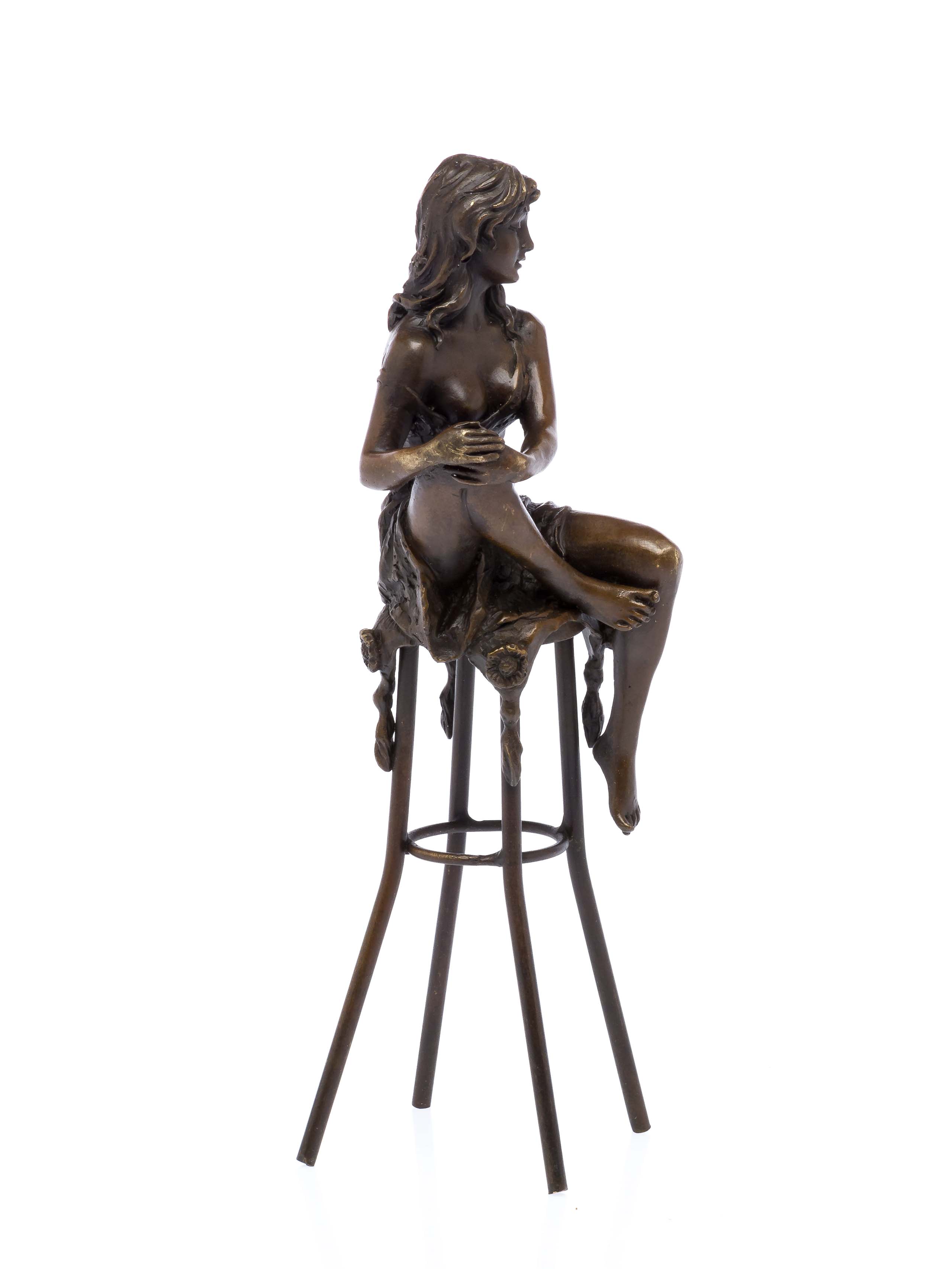 Bronzefigur Frau auf Barhocker Akt erotische Kunst Bronze Skulptur sculpture