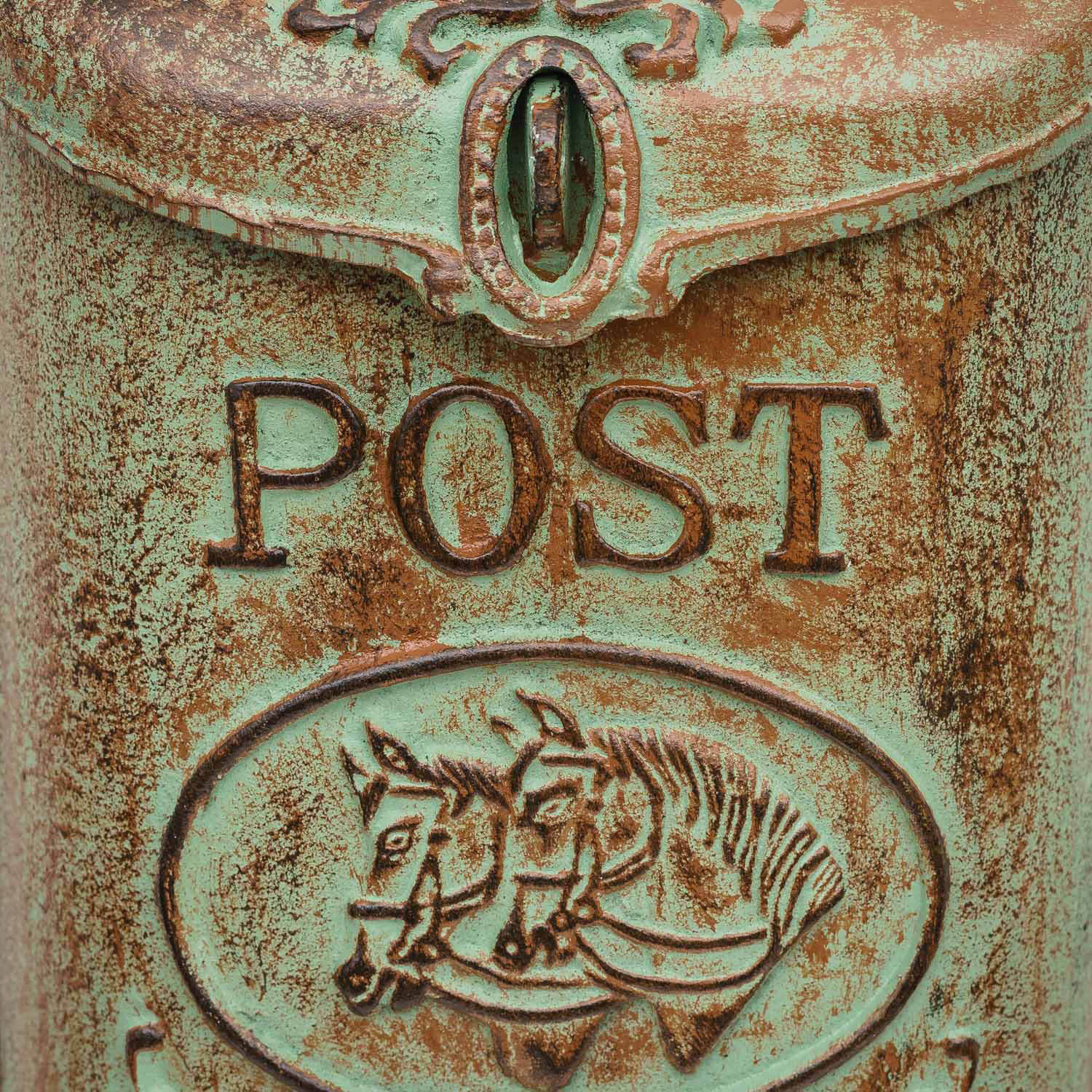 Briefkasten Wandbriefkasten Eisen Antik-Stil Landhausstil Pferd Shabby grün