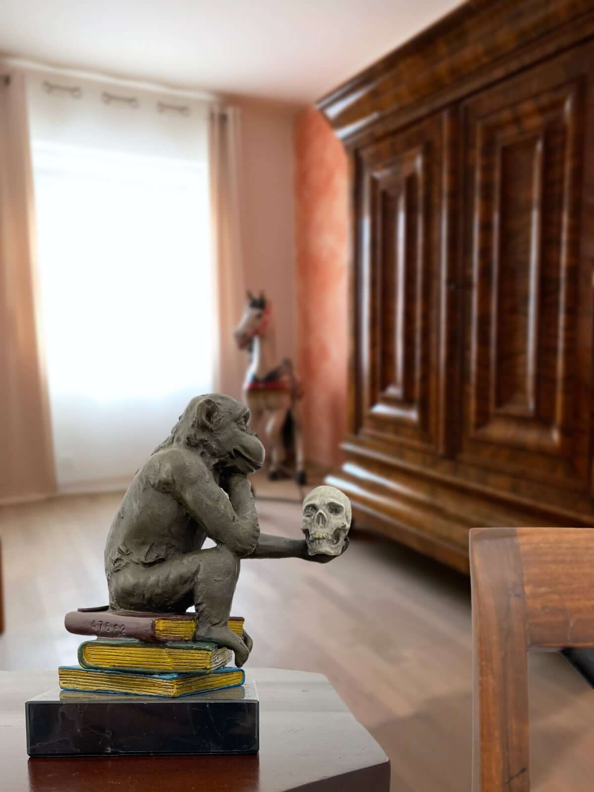 Bronzefigur Affe Darwin Philosophie Bücher Bronze Skulptur Antik-Stil 14cm
