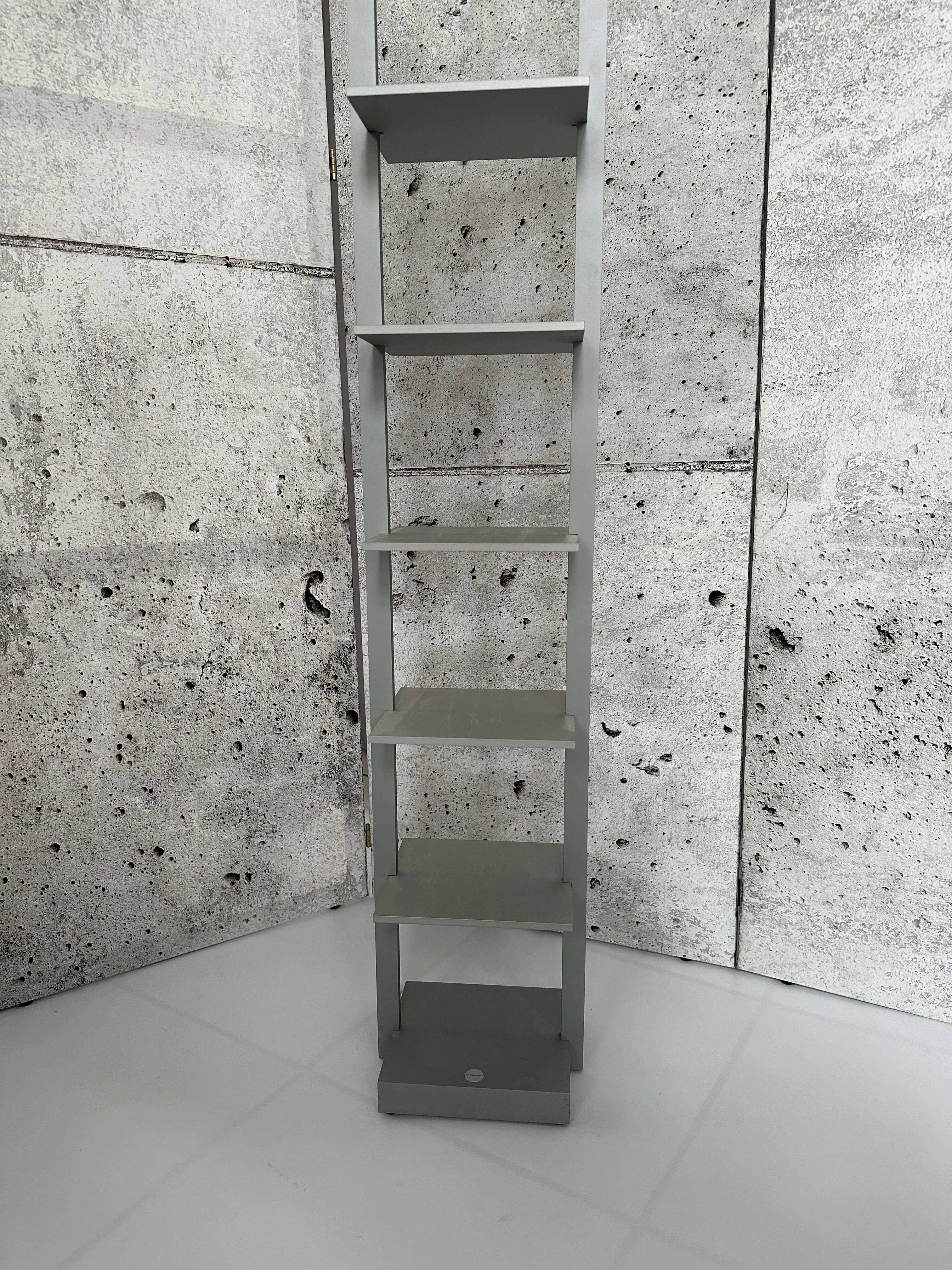 Bang & Olufsen, CD-Standregal BeoStorage Modell A2, Stahl und Aluminium