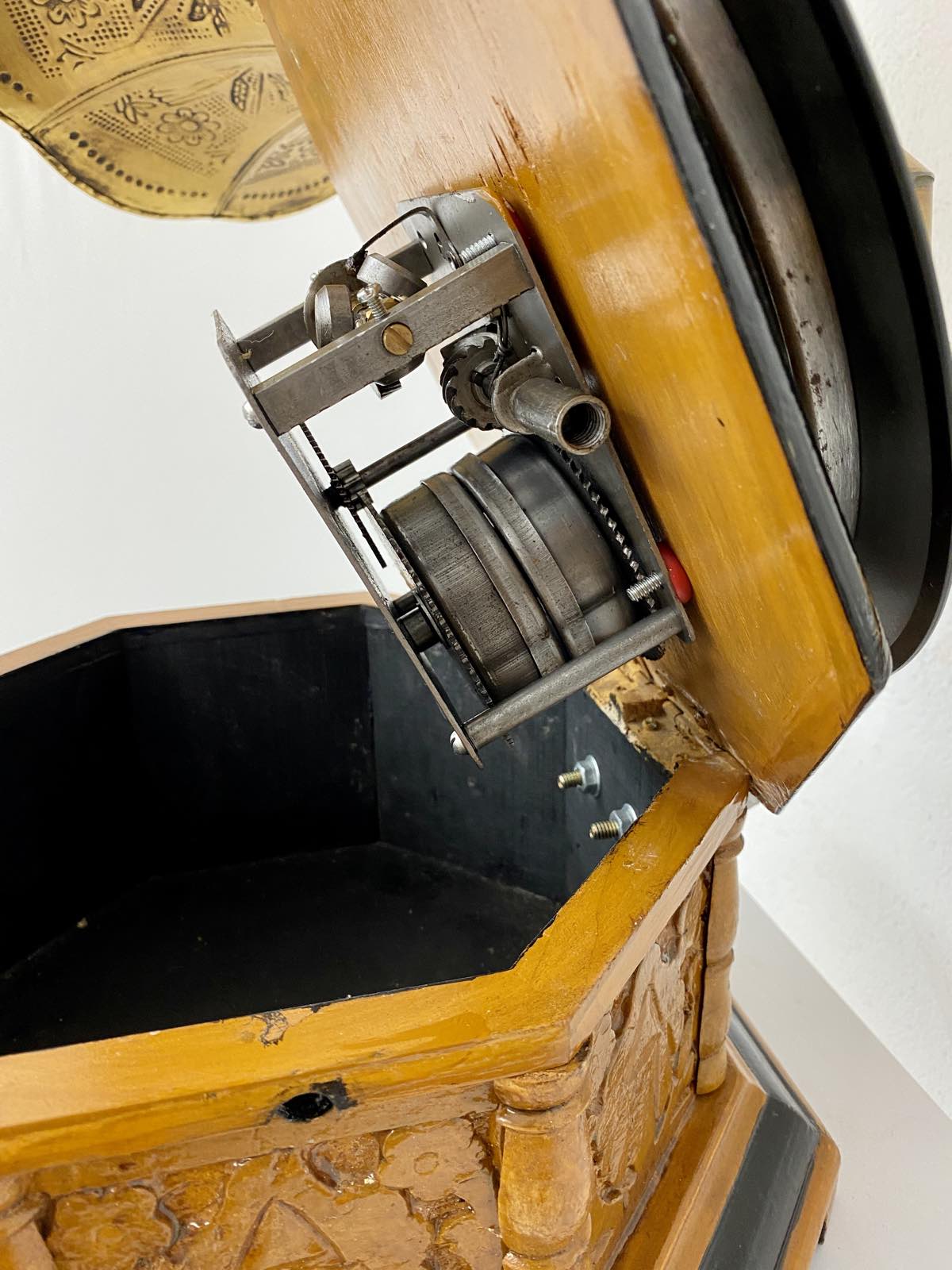 Grammophon Trichtergrammophon für Schellack Platten Gramophone im antik Stil