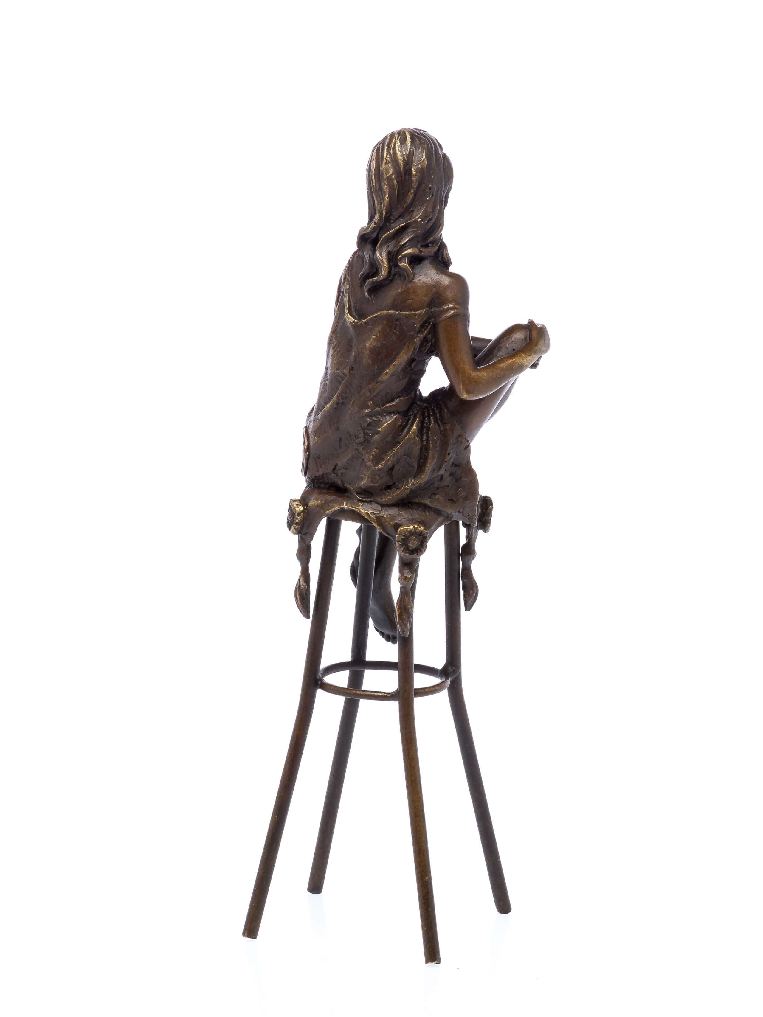 Bronzefigur Frau auf Barhocker Akt erotische Kunst Bronze Skulptur sculpture