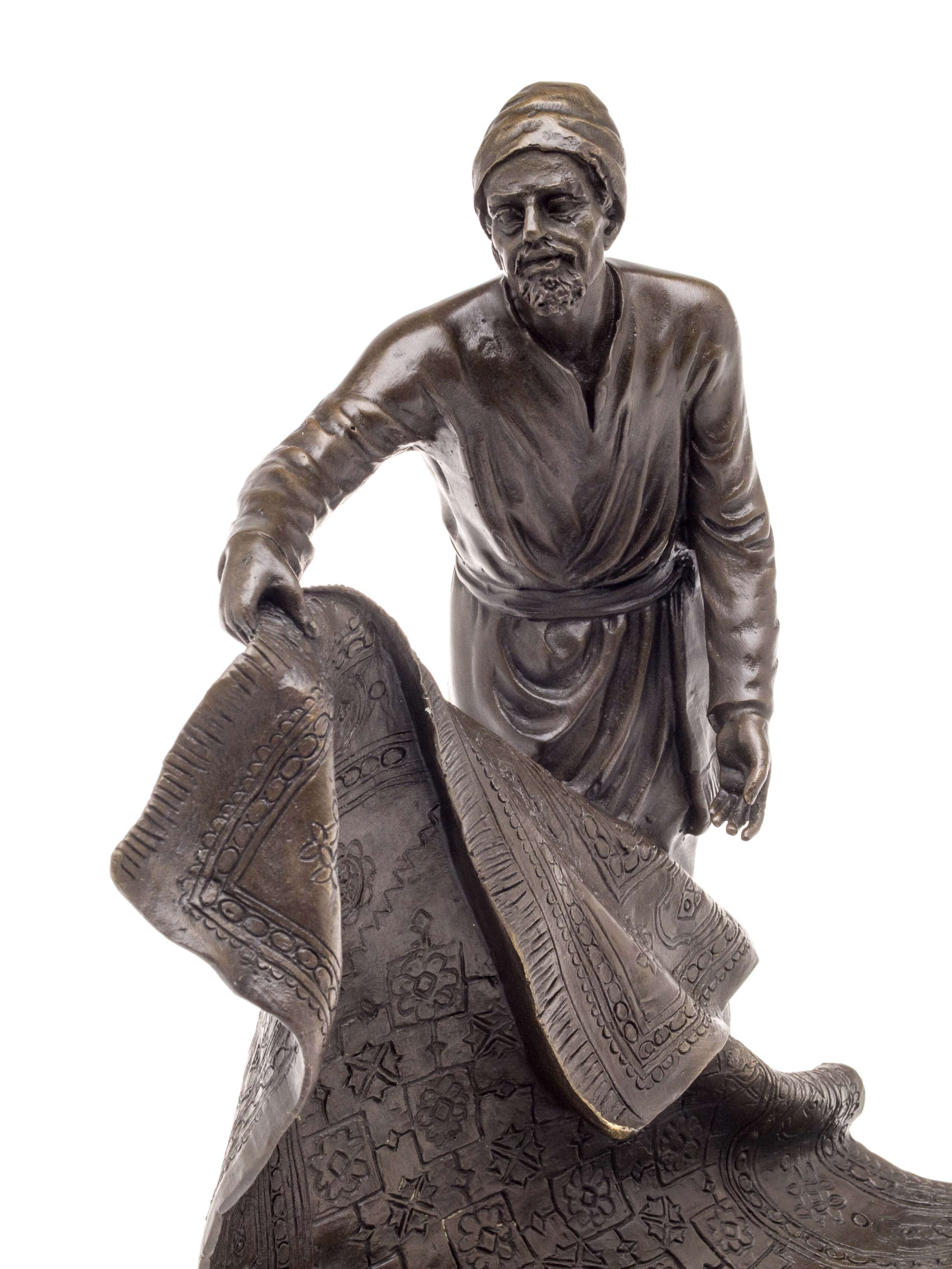 BRONZE TEPPICHHÄNDLER ORIENT TEPPICH BRONZEFIGUR BRONZESKULPTUR FIGUR PERSER