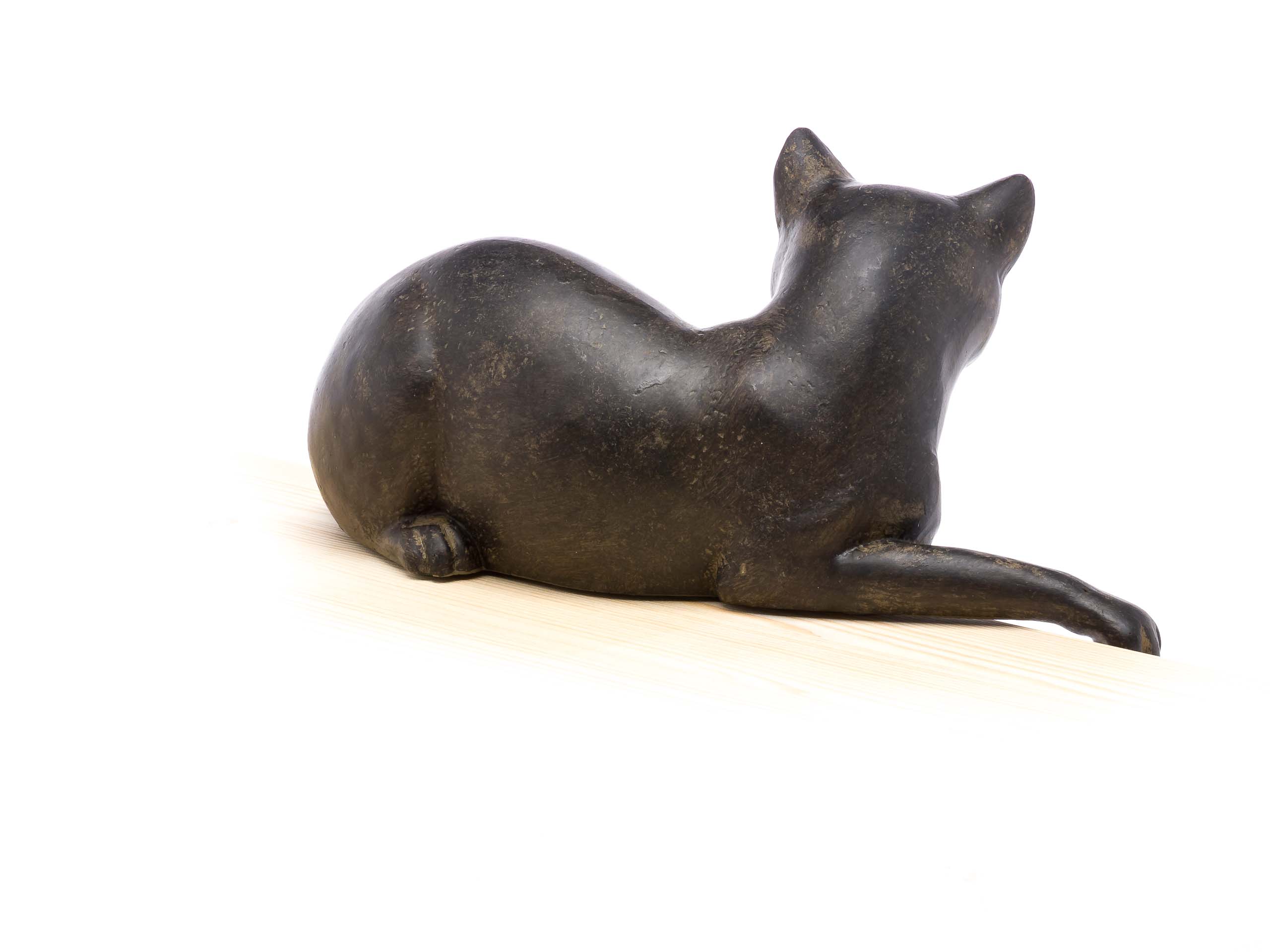 Katze liegend Tierwelt Figur Dekofigur Skulptur sculpture cat